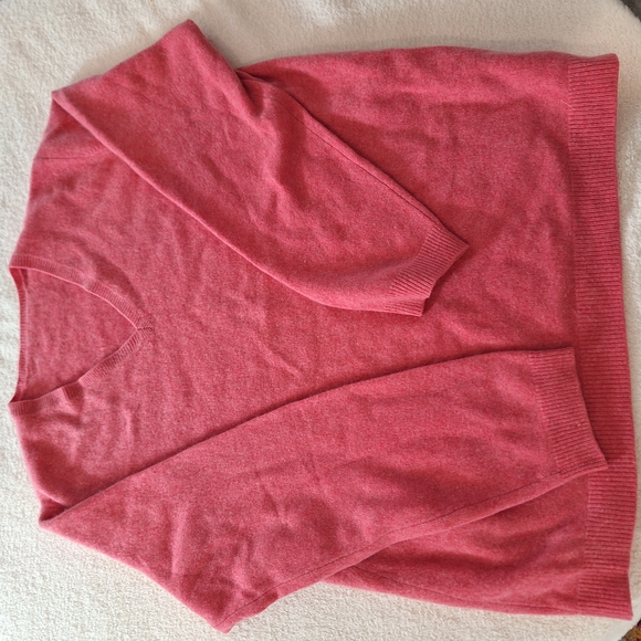 Women's Pink Sweater - Picture 1 of 4